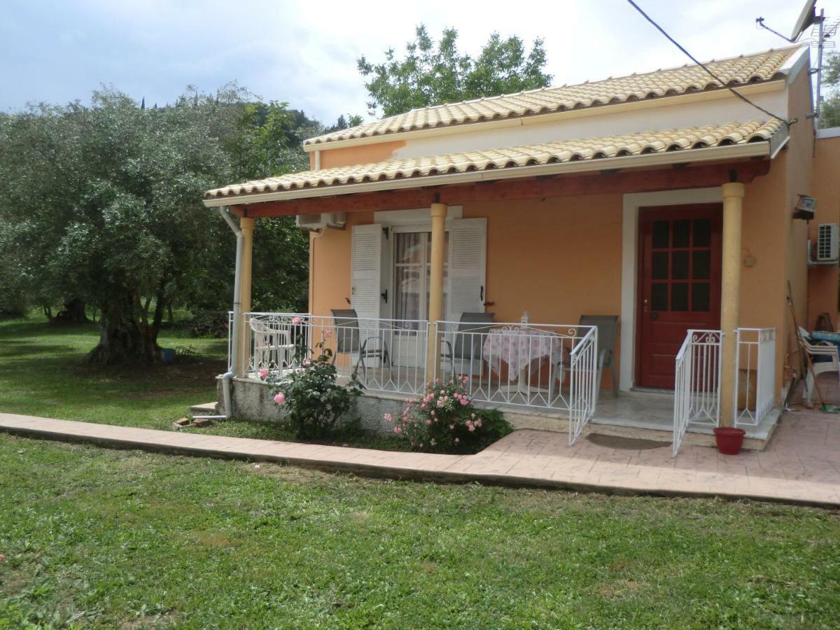 Family Holiday Apartment With Garden & Bbq Velonádes Extérieur photo