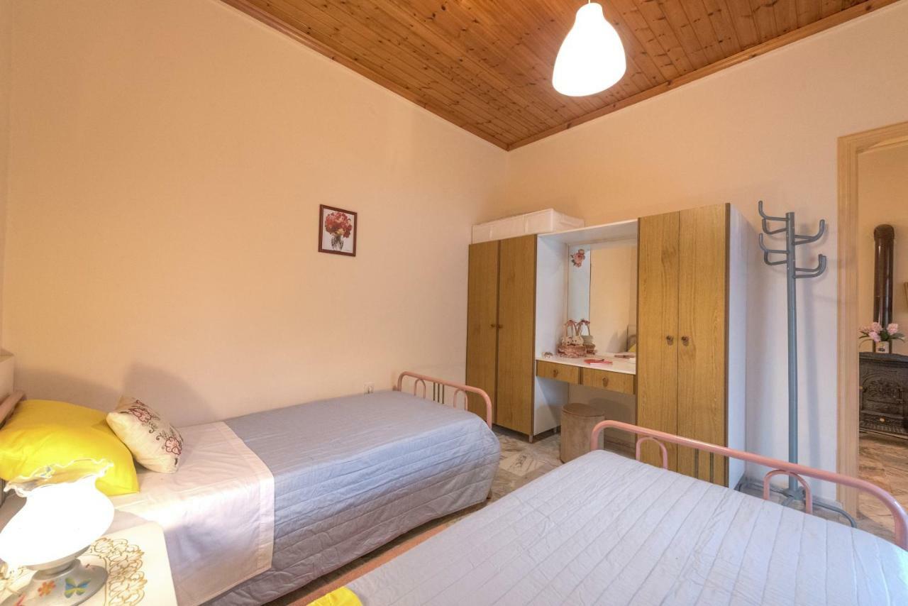 Family Holiday Apartment With Garden & Bbq Velonádes Extérieur photo