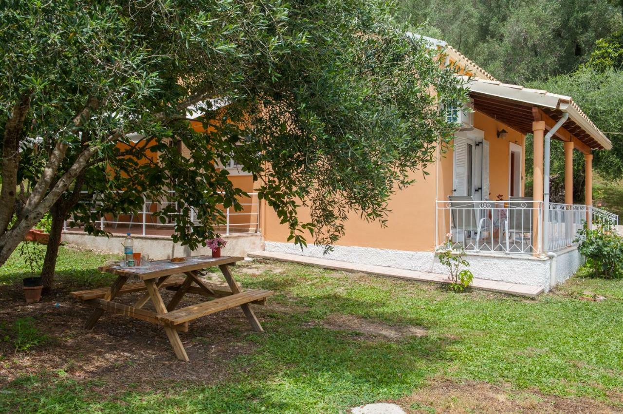 Family Holiday Apartment With Garden & Bbq Velonádes Extérieur photo