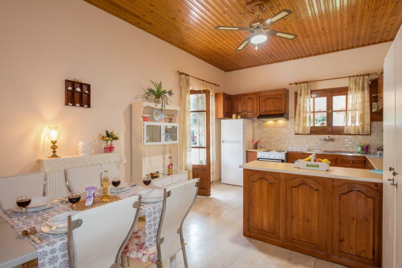 Family Holiday Apartment With Garden & Bbq Velonádes Extérieur photo