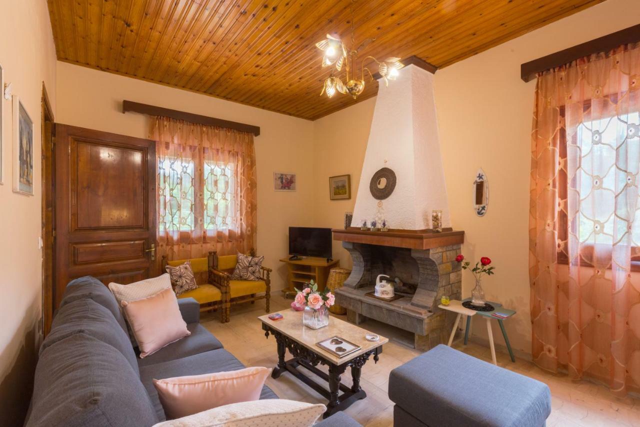 Family Holiday Apartment With Garden & Bbq Velonádes Extérieur photo