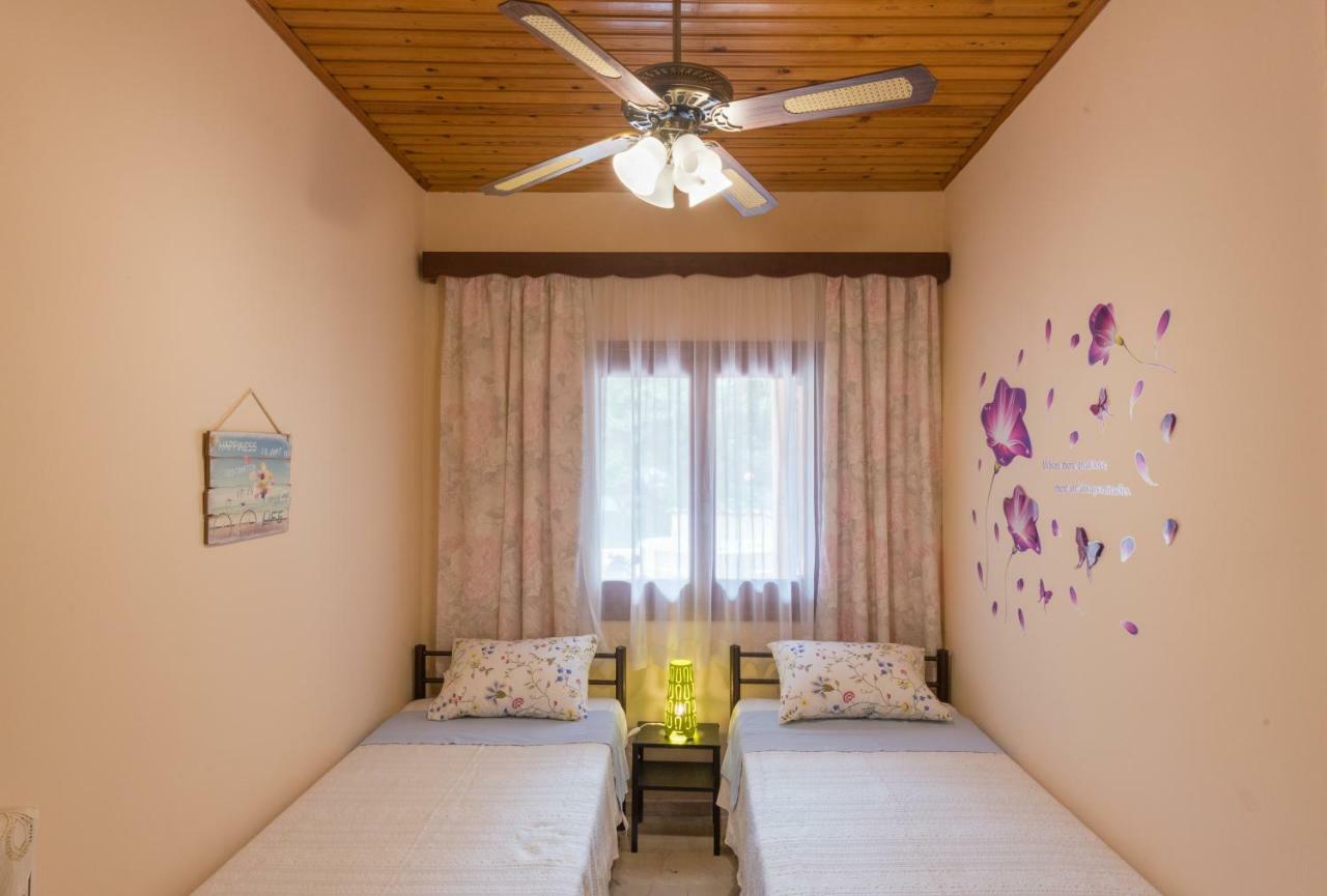 Family Holiday Apartment With Garden & Bbq Velonádes Extérieur photo