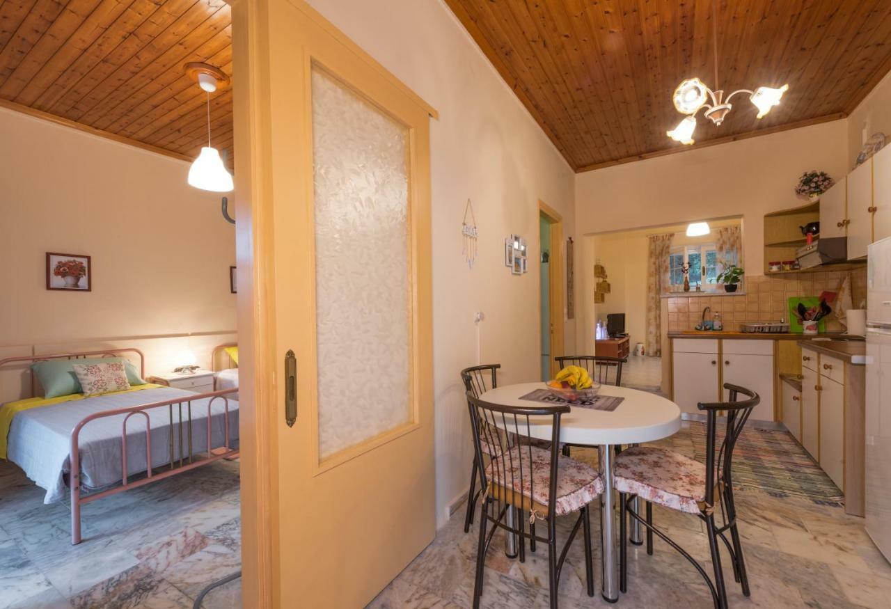 Family Holiday Apartment With Garden & Bbq Velonádes Extérieur photo