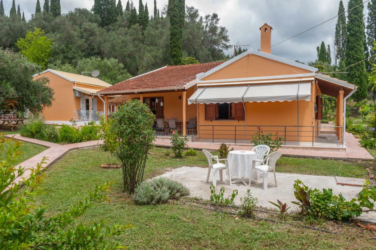 Family Holiday Apartment With Garden & Bbq Velonádes Extérieur photo
