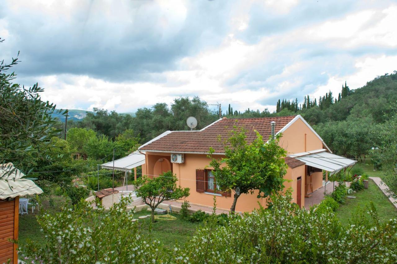 Family Holiday Apartment With Garden & Bbq Velonádes Extérieur photo